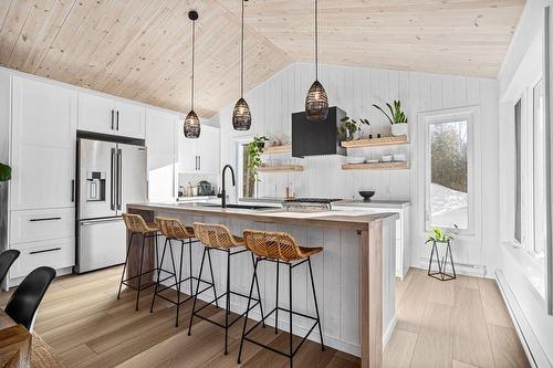 Cuisine - 4701  - 4703 Rue Du Gai-Luron, Sainte-Adèle, QC - Indoor Photo Showing Kitchen With Upgraded Kitchen