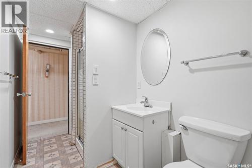 3020 14Th Street E, Saskatoon, SK - Indoor Photo Showing Bathroom