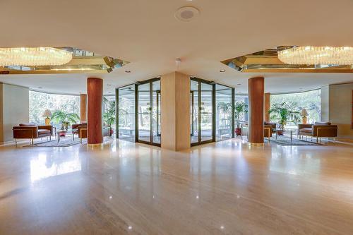 Autre - H-3-5955 Av. Wilderton, Montréal (Côte-Des-Neiges/Notre-Dame-De-Grâce), QC - Indoor Photo Showing Other Room