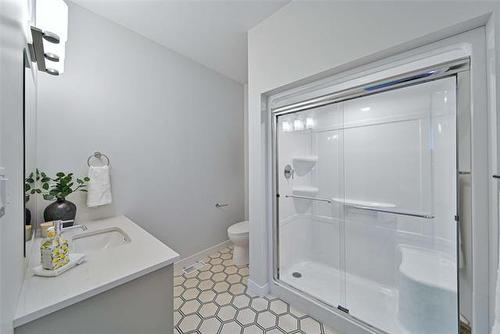 11 Parkrose Pl, St Adolphe, MB 