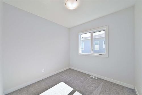 11 Parkrose Pl, St Adolphe, MB 