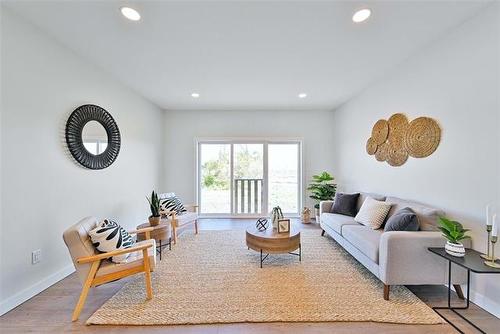 11 Parkrose Pl, St Adolphe, MB 