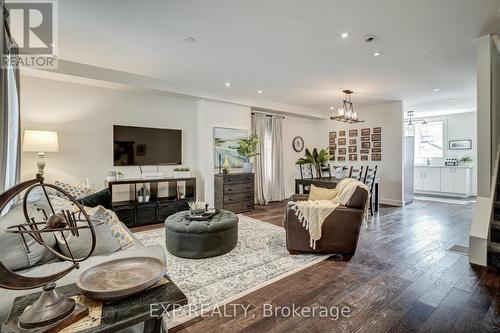 14 Milton Avenue, Hamilton, ON - Indoor Photo Showing Living Room