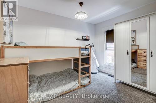 14 Milton Avenue, Hamilton, ON - Indoor Photo Showing Bedroom