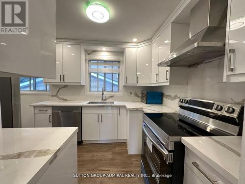 Main Floor - 7 Resolution Crescent, Toronto, ON - Indoor Photo Showing Kitchen With Upgraded Kitchen