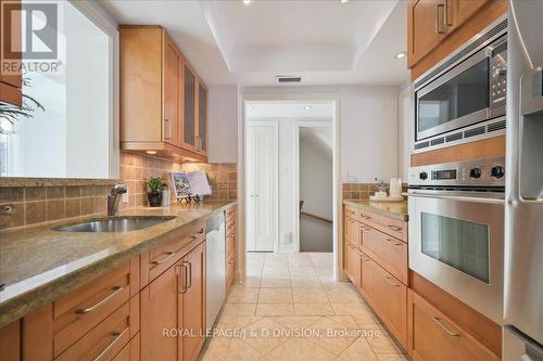 65 Chatsworth Drive, Toronto, ON - Indoor Photo Showing Kitchen
