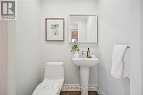 65 Chatsworth Drive, Toronto, ON - Indoor Photo Showing Bathroom