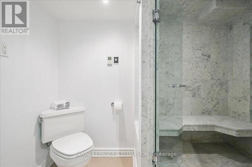 65 Chatsworth Drive, Toronto, ON - Indoor Photo Showing Bathroom