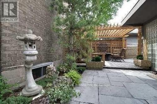 65 Chatsworth Drive, Toronto, ON - Outdoor