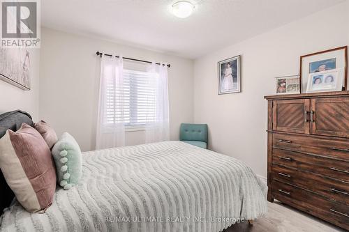 47 Lewis Avenue, Bradford West Gwillimbury, ON - Indoor Photo Showing Bedroom