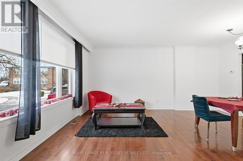 Bright Living Room Overlooks the Front Yard - 2299 Wiseman Court, Mississauga, ON - Indoor