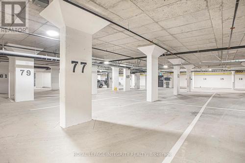 1130 Creekway Private, Ottawa, ON - Indoor Photo Showing Garage