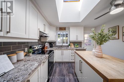 118 Patterson Street N, New Tecumseth, ON - Indoor Photo Showing Kitchen With Upgraded Kitchen
