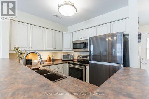 465 Mariners Way, Collingwood, ON - Indoor Photo Showing Kitchen With Stainless Steel Kitchen With Double Sink
