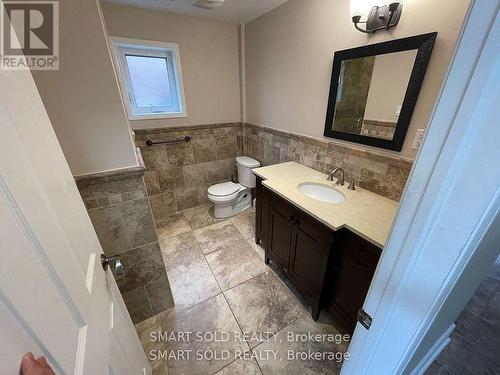 1575 Corkstone Glade, Mississauga, ON - Indoor Photo Showing Bathroom