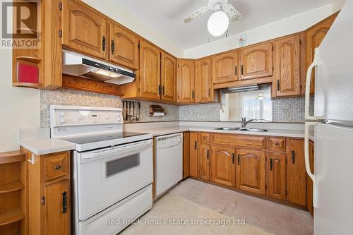 32 Algoma Drive S, Guelph (General Hospital), ON - Indoor Photo Showing Kitchen With Double Sink