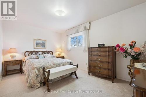 32 Algoma Drive S, Guelph (General Hospital), ON - Indoor Photo Showing Bedroom