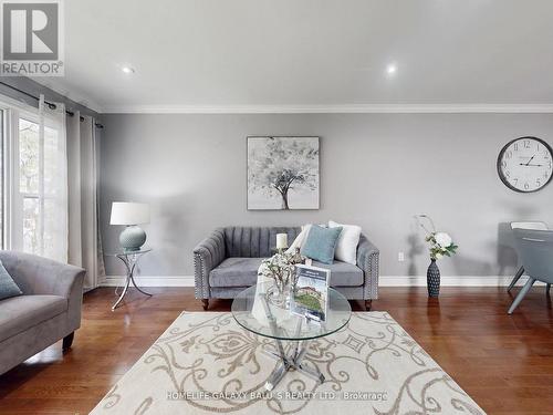 76 Lowry Square, Toronto, ON - Indoor Photo Showing Living Room