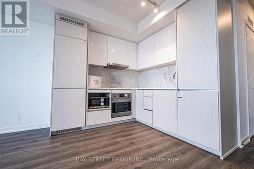 4105 - 28 Interchange Way, Vaughan, ON - Indoor Photo Showing Kitchen