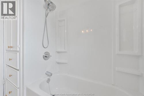 8554 Middle Line, Charing Cross, ON - Indoor Photo Showing Bathroom