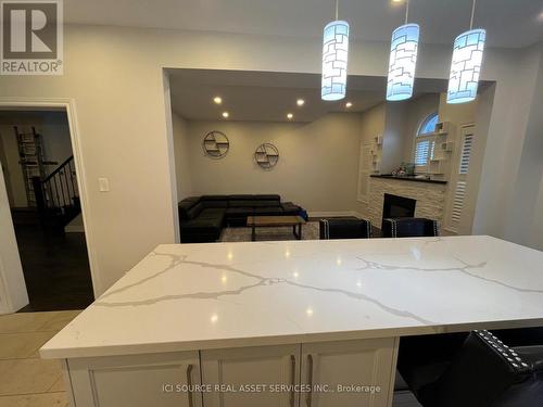 Upper - 419 Seneca Court, Newmarket, ON - Indoor