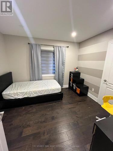 Upper - 419 Seneca Court, Newmarket, ON - Indoor Photo Showing Bedroom