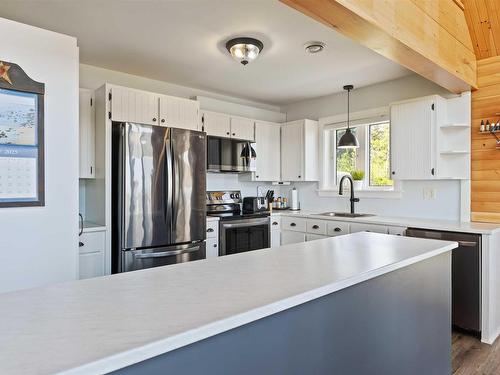 463 Fort Point Road, Weymouth North, NS 