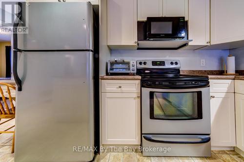 65 Meadow Lane, Wasaga Beach, ON - Indoor Photo Showing Kitchen