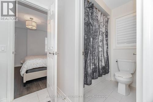52 Blackberry Valley Crescent, Caledon, ON - Indoor Photo Showing Bathroom