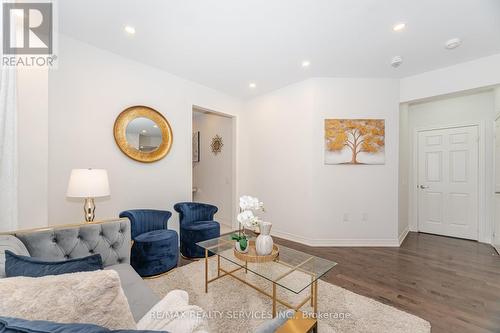 52 Blackberry Valley Crescent, Caledon, ON - Indoor Photo Showing Living Room