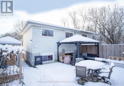 Fully Fenced Yard - 732 Annapolis Avenue, Oshawa (Mclaughlin), ON - Outdoor With Deck Patio Veranda