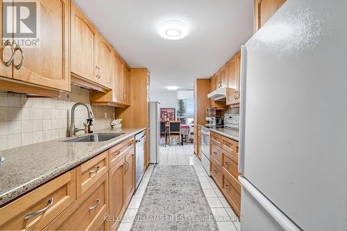 Lots of kitchen cabinets - 802 - 1510 Richmond Street, London North (North G), ON - Indoor Photo Showing Kitchen