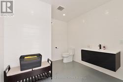 Pool Shed 3 piece Bath - 