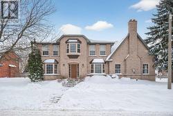 104 INVERHURON TRAIL  Oakville, ON L6H 5Z4