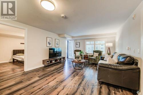 403 - 778 Laurelwood Drive, Waterloo, ON - Indoor Photo Showing Living Room