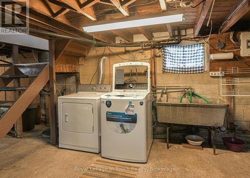 95 Westmount Drive N, Orillia, ON - Indoor Photo Showing Laundry Room