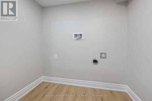 56 Dover Street, Waterloo, ON - Indoor Photo Showing Other Room