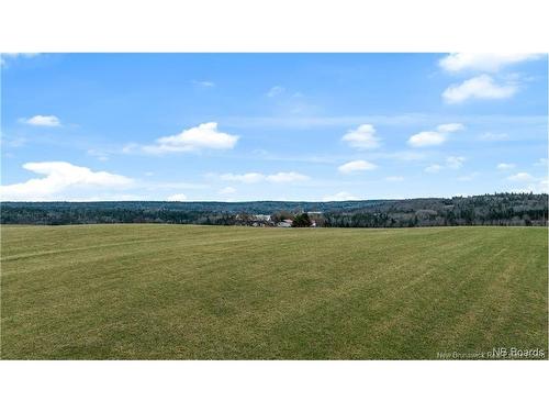 689 Carpenter Bald Hill Rd, Wickham, NB 