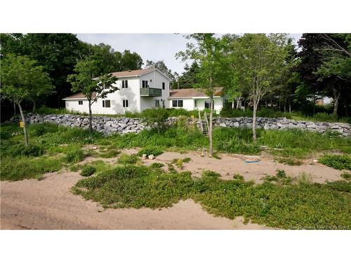 8 Tennis Court Rd, Rothesay, NB 