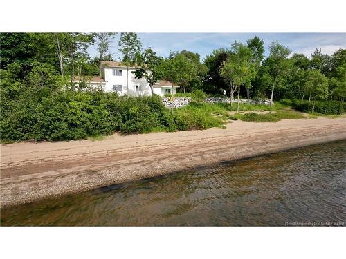 8 Tennis Court Rd, Rothesay, NB 