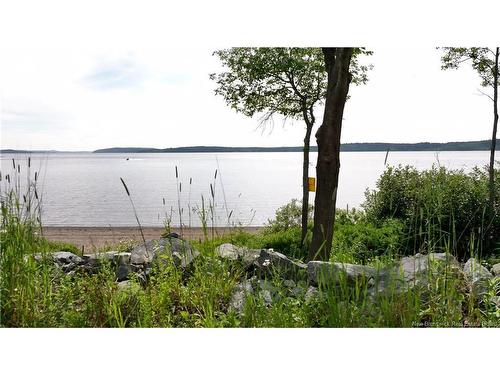 8 Tennis Court Rd, Rothesay, NB 