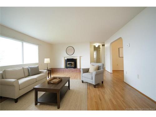 8 Tennis Court Rd, Rothesay, NB 