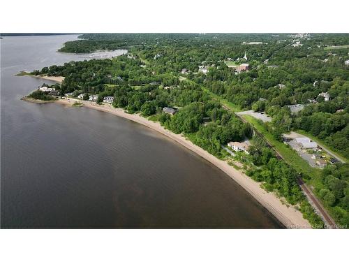 8 Tennis Court Rd, Rothesay, NB 