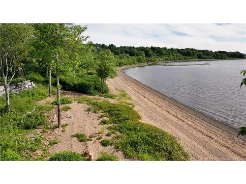 8 Tennis Court Rd, Rothesay, NB 