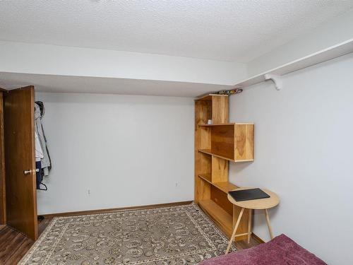 807 Superior Avenue, Thunder  Bay, ON - Indoor Photo Showing Other Room