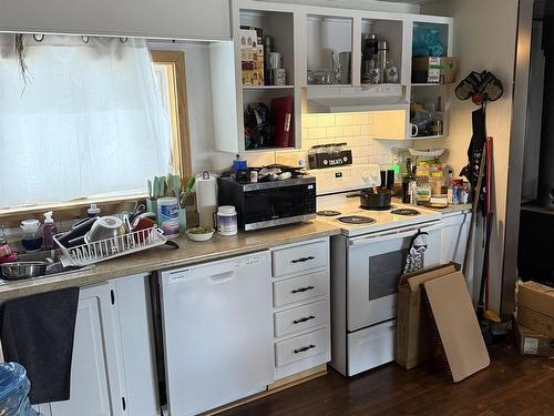 160 Mokomon Road, Kakabeka Falls, ON - Indoor Photo Showing Kitchen