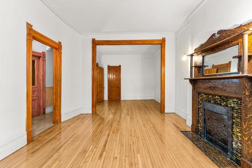Family room - 5603  - 5605 Rue Hutchison, Montréal (Le Plateau-Mont-Royal), QC - Indoor With Fireplace