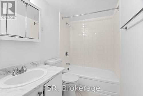 418 - 105 Rowena Drive, Toronto, ON - Indoor Photo Showing Bathroom