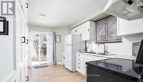 44 Glovers Road, Oshawa, ON - Indoor Photo Showing Kitchen