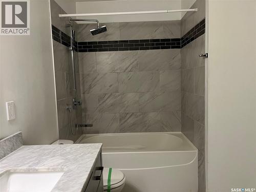 165 Pasqua Street N, Regina, SK - Indoor Photo Showing Bathroom